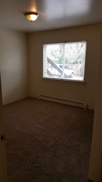 Building Photo - 4955 Moorhead Ave