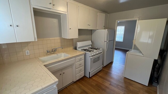 Building Photo - 1 Bed 1 Bath in Midwest City!