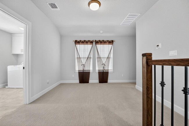 Building Photo - 6312 Empresa Dr