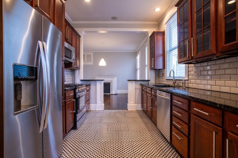 Building Photo - 758 Lake Ave NE