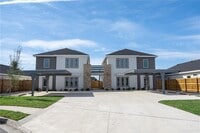Building Photo - 17 Cooper Ln