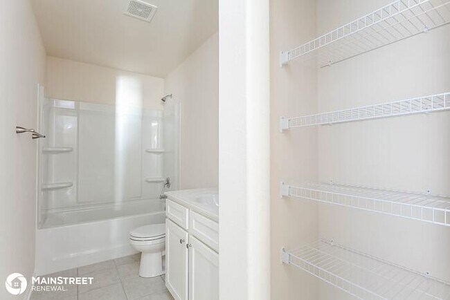 Building Photo - 4238 Kendall Farms Way