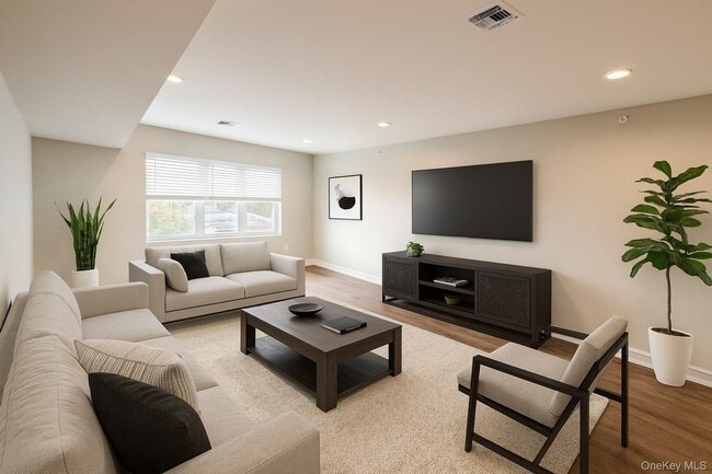 Building Photo - 122 Greenwich Ave