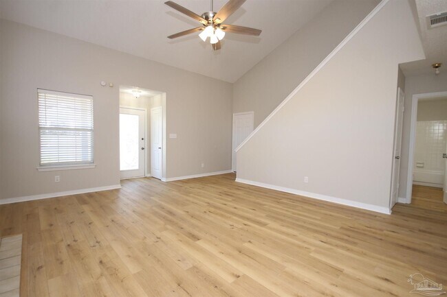 Building Photo - 2028 Cambridge Cir