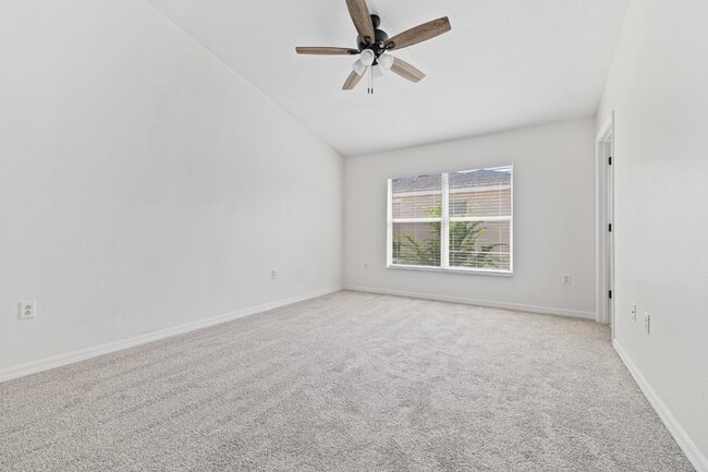 Building Photo - "Charming 3-Bed Townhouse with Granite Elegance in Ruskin - 1366 Sq Ft of Comfort!"