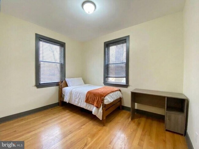 Building Photo - 1839 N Bouvier St