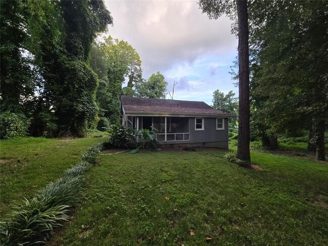 Building Photo - 1105 N Valley Brook Rd