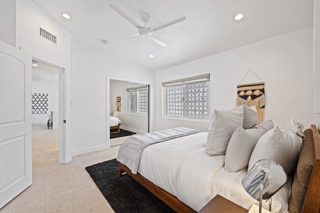 Building Photo - 38951 Bel Air Dr