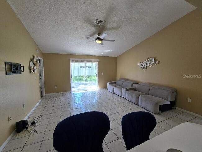 Building Photo - 3511 Majesty Loop