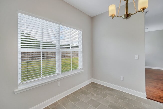 Building Photo - 486 Thorp Circle