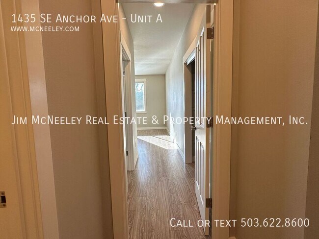 Building Photo - 1435 SE Anchor Ave