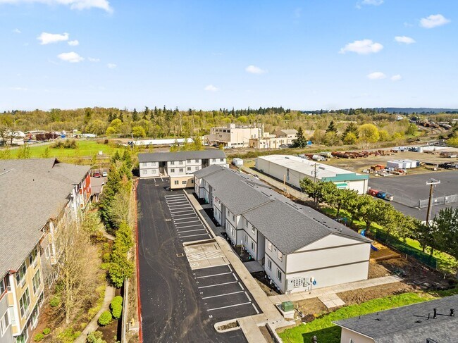 Building Photo - 2901 SE Salem Ave