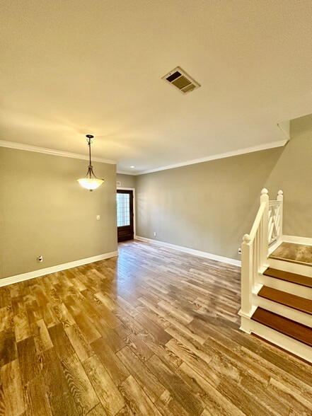 Building Photo - 25 Charleston Cir
