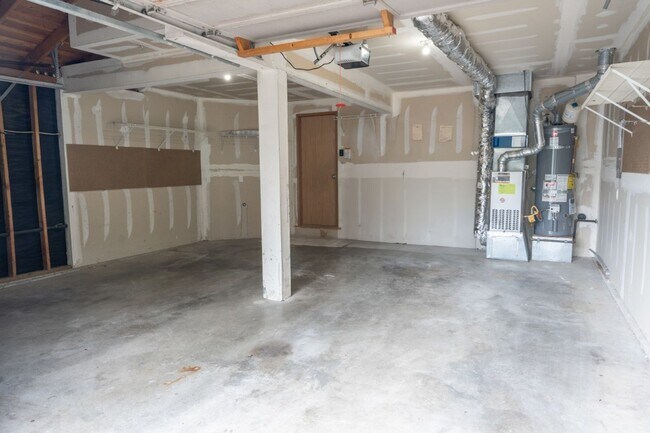 Building Photo - 3bd/2.25ba Sammamish House