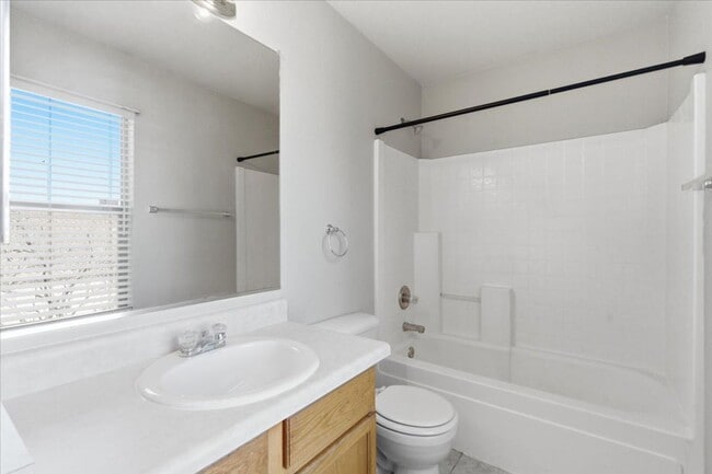 Building Photo - 3 Bedroom Home in Cooper Commons Near S Cooper Rd and E Hunt Highway!