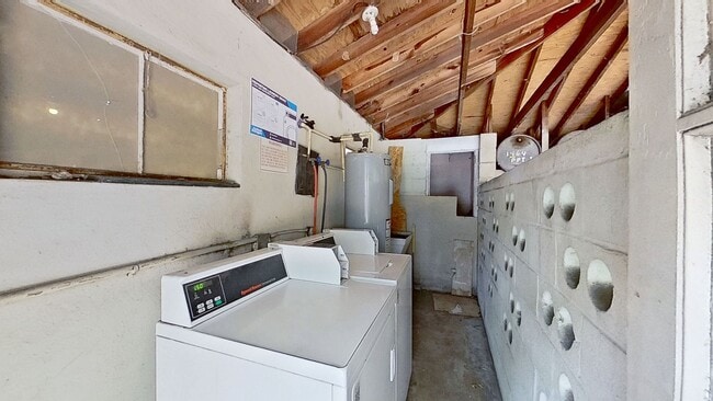 Building Photo - Chaming 2-Bed apartment on Atlantic Blvd!