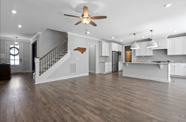Building Photo - 217 Tumbling River Dr