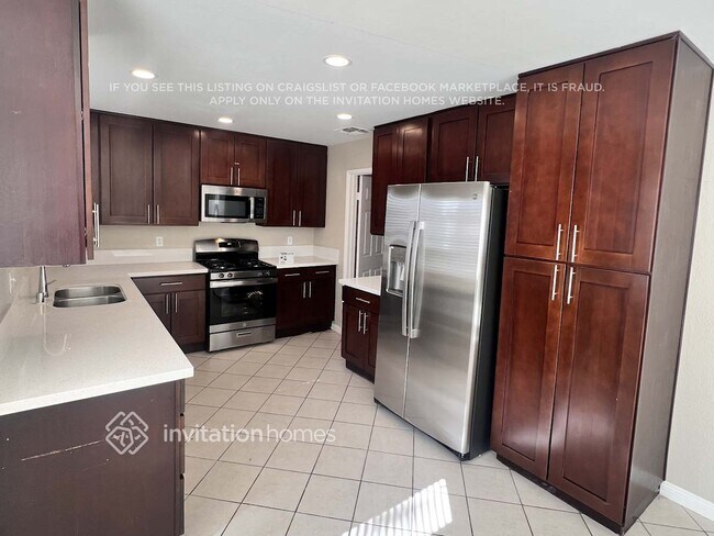 Building Photo - 2308 Lone Pine Dr