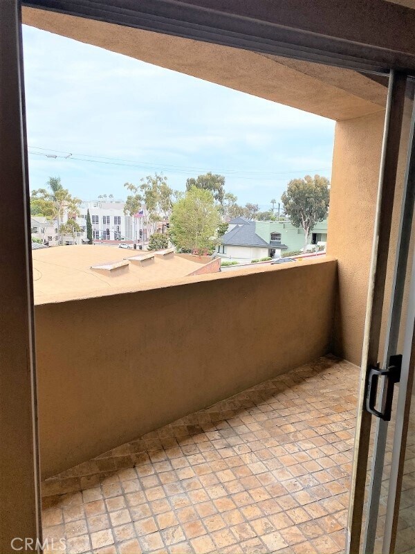 Building Photo - 100 Cliff Dr