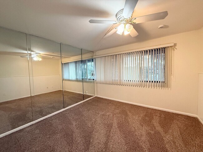 Building Photo - 775 N Village Dr