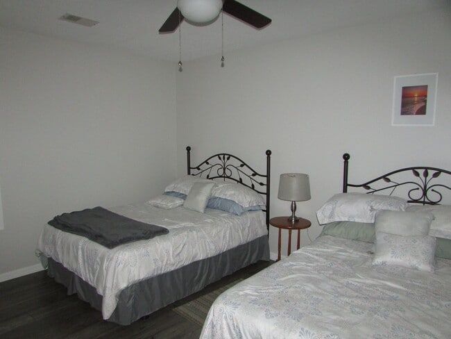 Building Photo - This is a 2 Bedroom, 2 Bathroom Completely...