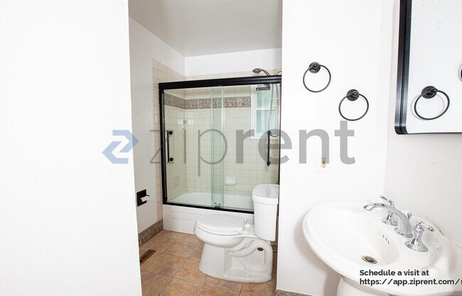 Building Photo - 3040 Blane Way