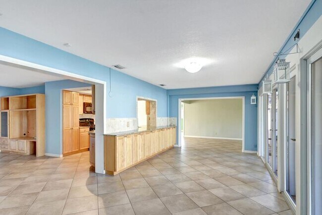 Building Photo - 1753 W Terrace Dr