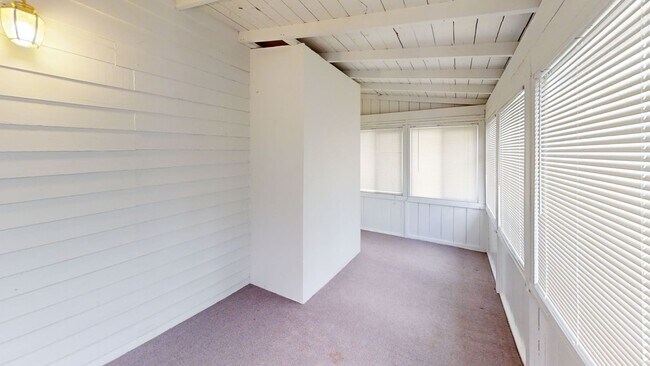 Building Photo - 12408 Bryant St