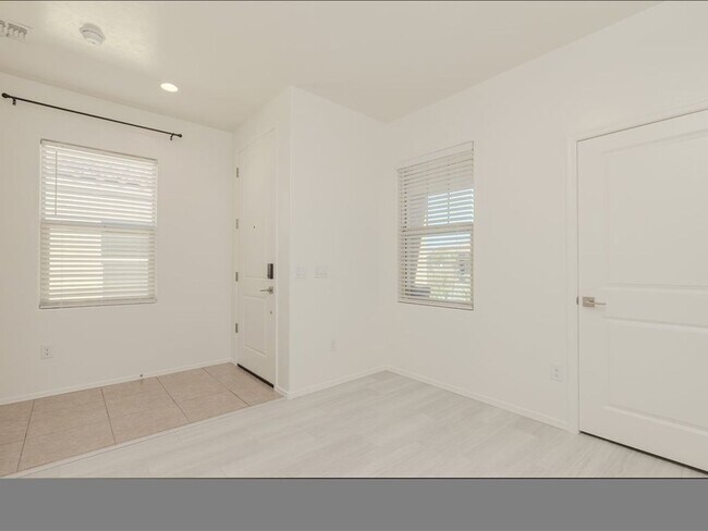 Building Photo - 3 Bedroom 2 Bathroom With Den      SOLAR P...