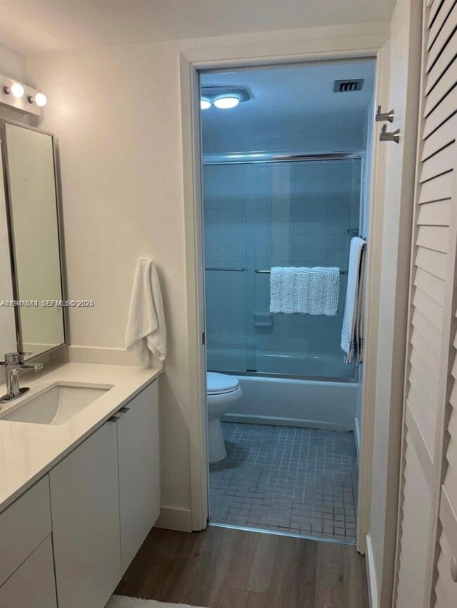 Building Photo - 1865 Brickell Ave