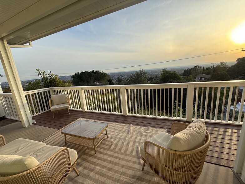 Building Photo - 545 Vista del Llano Dr