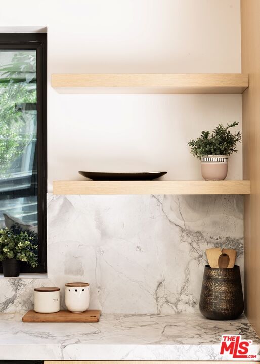 Building Photo - 9064 Harland Ave