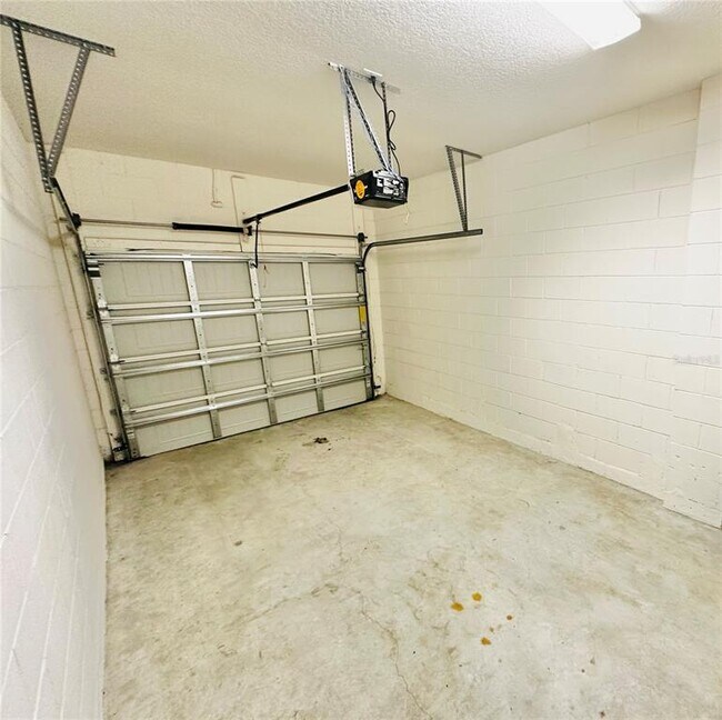 Building Photo - 8157 Roseville Blvd