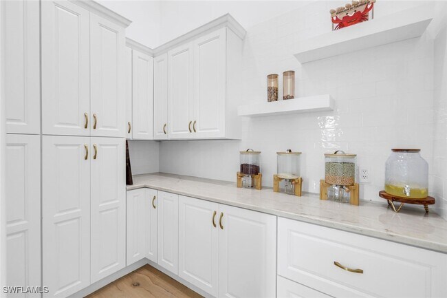 Building Photo - 6677 Hunters Rd