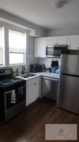 Building Photo - 3224 N Linder Ave
