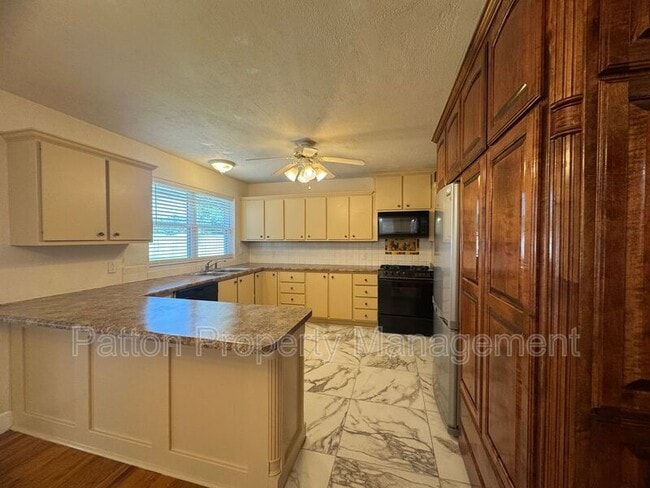 Building Photo - 5112 Arden Rd