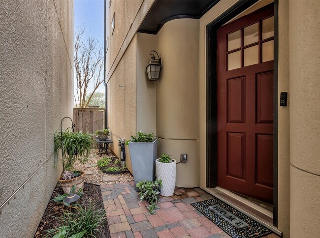 Building Photo - 1721 Upland Lakes