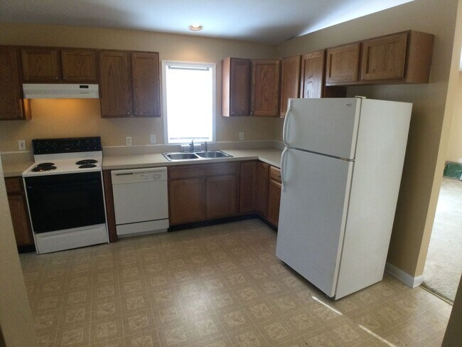Building Photo - Christiansburg, 3 BR / 2 BA, August 14th