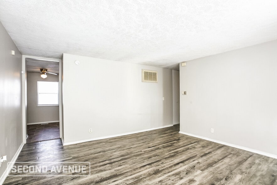 Building Photo - 8426 E 36th Pl