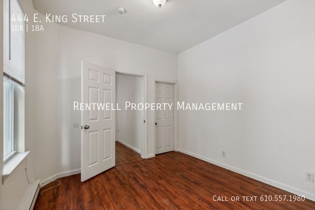 Building Photo - 444 King St