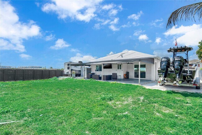 Building Photo - 30775 SW 158 Path