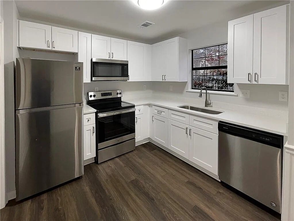 Building Photo - 7001 Pat Mell Pl SE