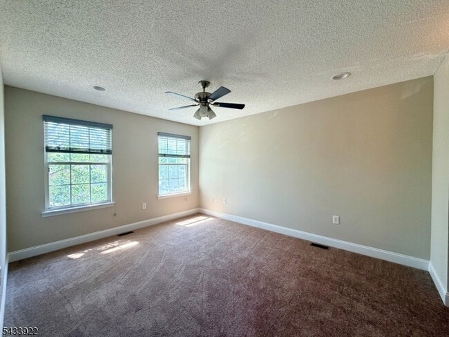 Building Photo - 196 Sapphire Ln