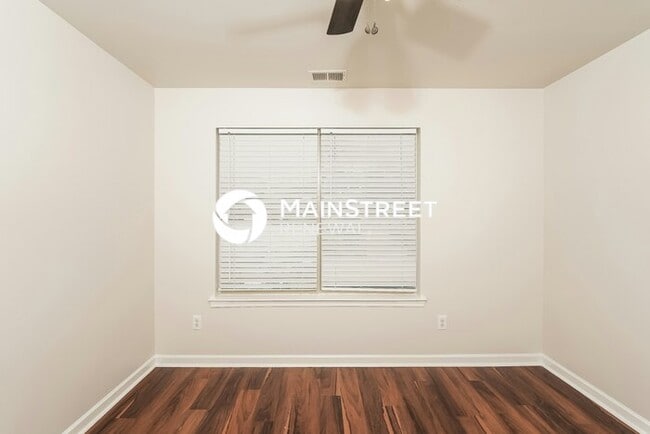 Building Photo - 3 Bedroom Pet-Friendly Home in CALERA, AL with Main Street Renewal