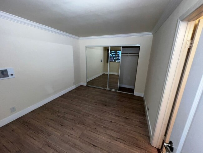 Building Photo - Upgraded Condo with 1 Attached Garage & Private yard.  Gated Complex.