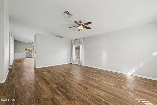 Building Photo - 1321 N Malibu Ln