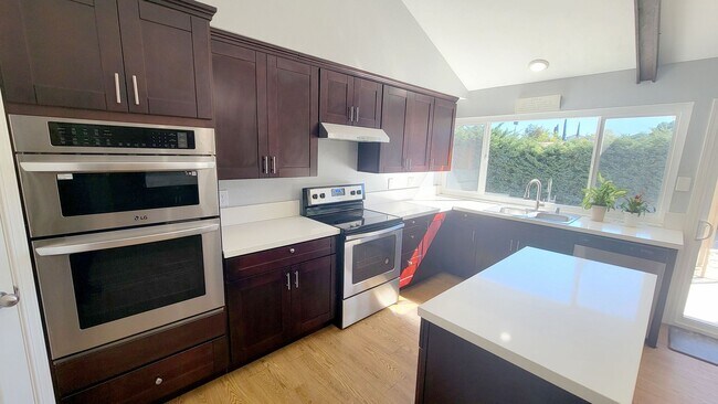 Building Photo - 4 Bed/ 2.5 bath House in Rancho Penasquitos