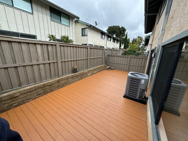 Building Photo - LA JOLLA VILLAGE LIVING! SPACIOUS 3BD/2.5BA TOWNHOME AVAILABLE JUNE for $4,795/mo!