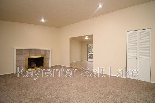 Building Photo - 788 David Way