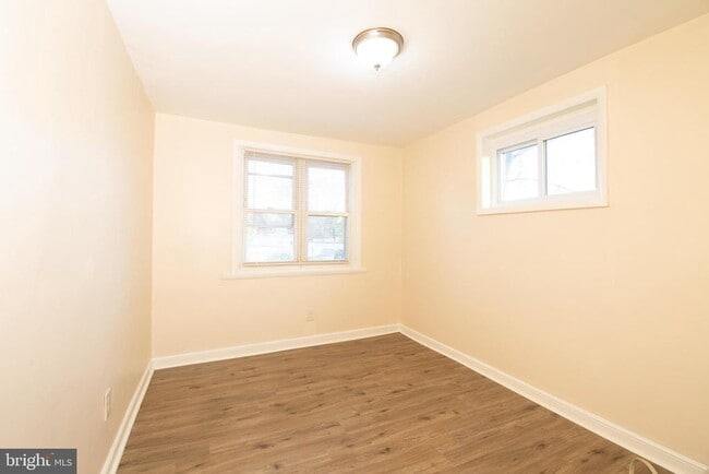 Building Photo - 6021 N Norwood St
